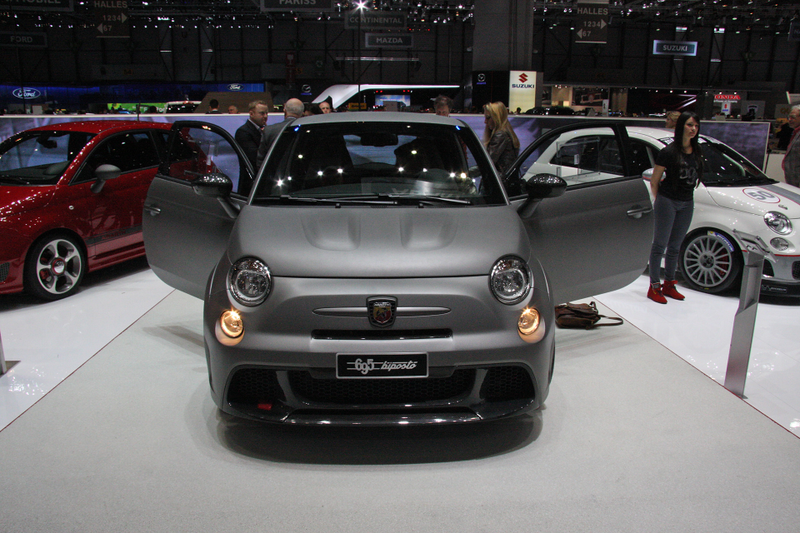 Illustration for article titled The Abarth 695 Biposto Is Batshit Nuts And We Need It Right Now